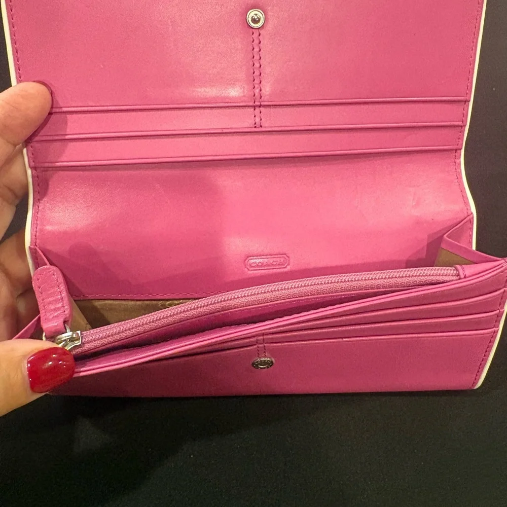 Coach Pink Long Snap Wallet | White Piping | Y2K Era